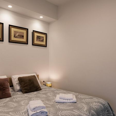 Modern Studio Apartment B Atene Esterno foto